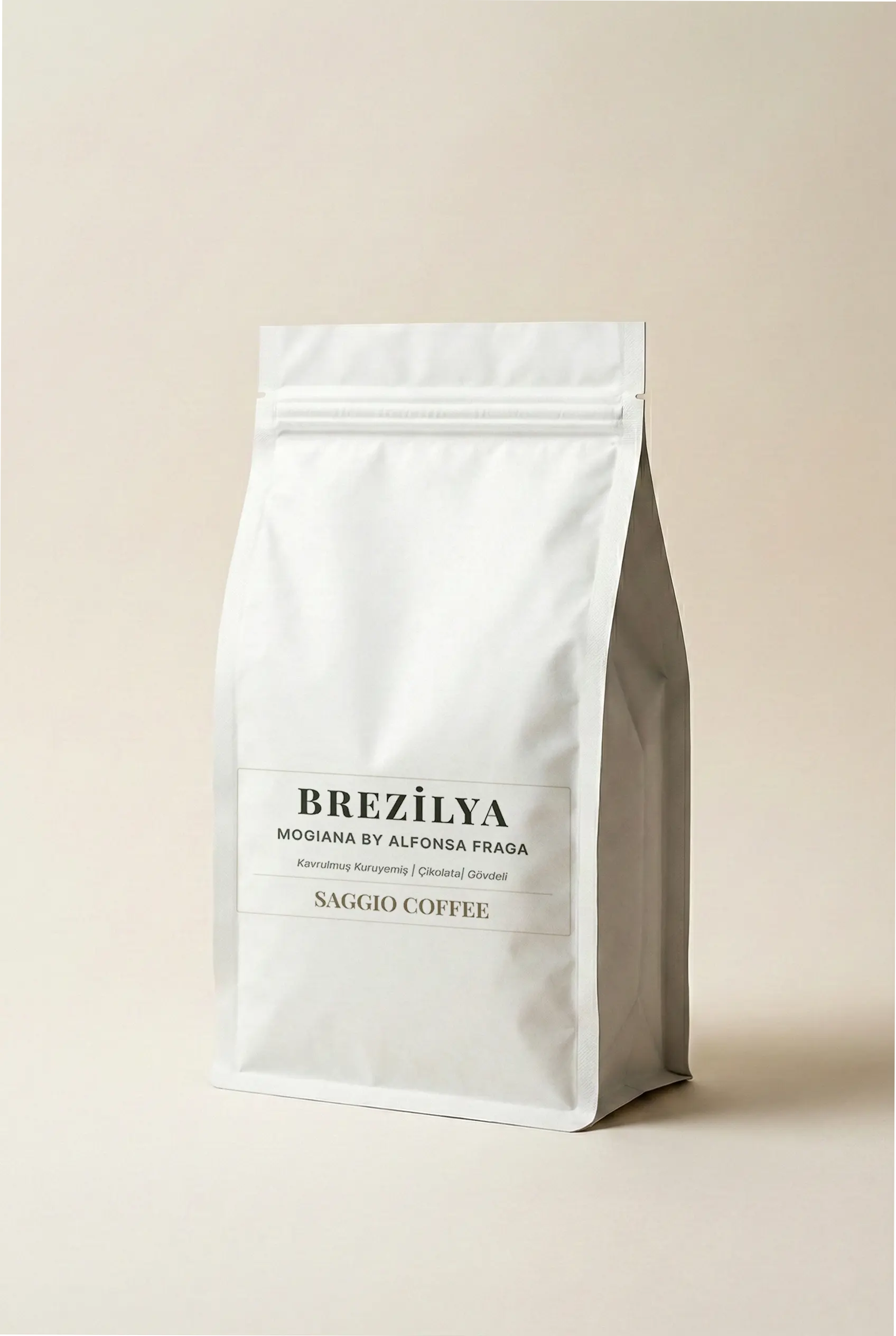 Saggio Coffee Brezilya Mogiana by Alfonso Fraga; kavrulmuş kuruyemiş ve çikolata tadım notalı, gövdeli doğal işleme çekirdek kahve.